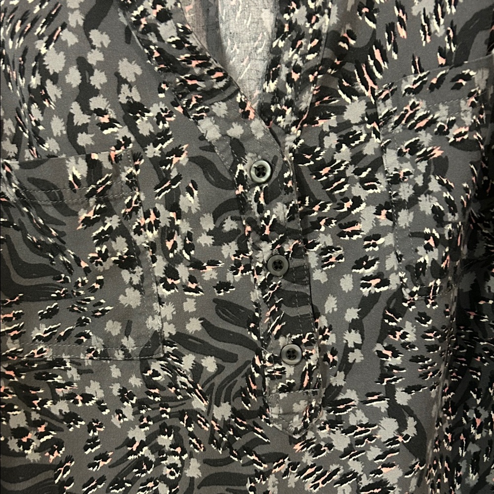 Torrid Black and Gray Patterned Blouse - Picture 6 of 8